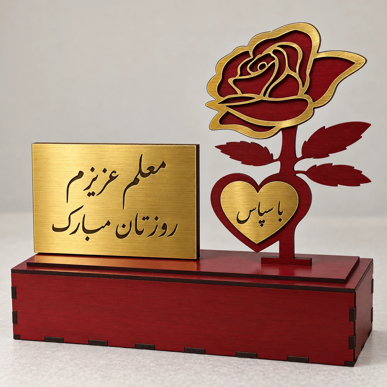هدیه رومیزی گل رز با لوح اختصاصی